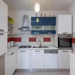 Апартаменты Modern With Balcony And Garden