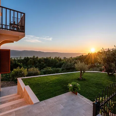 Modern With Balcony And Garden Апартаменты