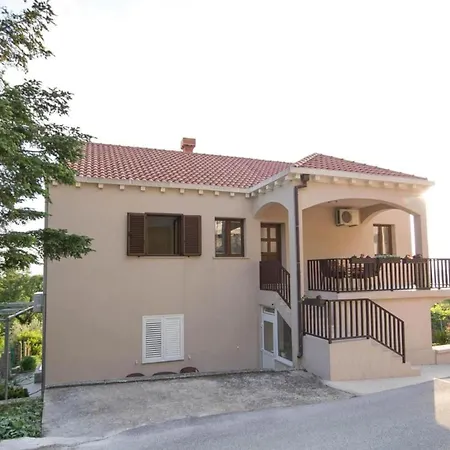 Modern With Balcony And Garden * Pridvorje