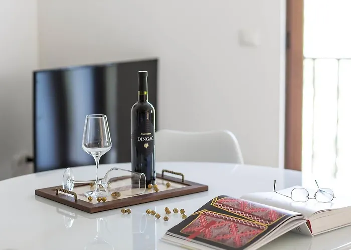 Appartement Modern With Balcony And Garden