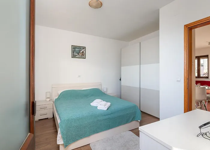 Modern With Balcony And Garden * Pridvorje