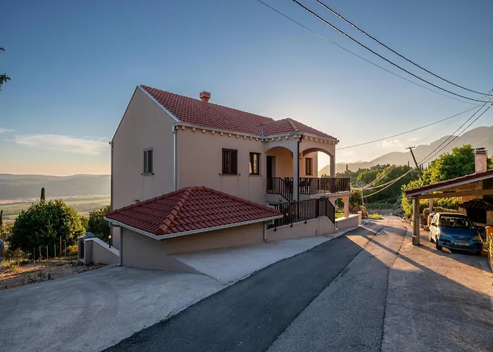 Modern With Balcony And Garden Appartement Pridvorje