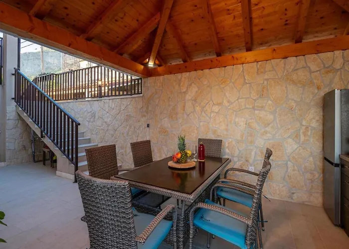 Modern With Balcony And Garden * Pridvorje