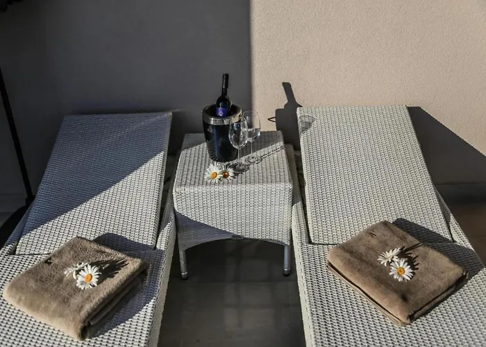 Appartement Modern With Balcony And Garden